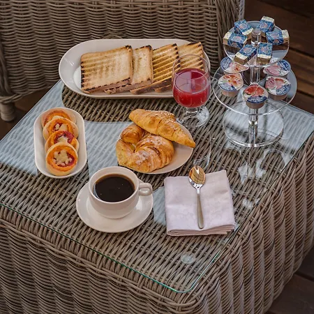 Shali Luxury Spagna Pensjonat 4*