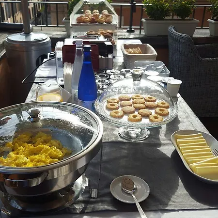 بيت ضيافة Shali Luxury Spagna 3*